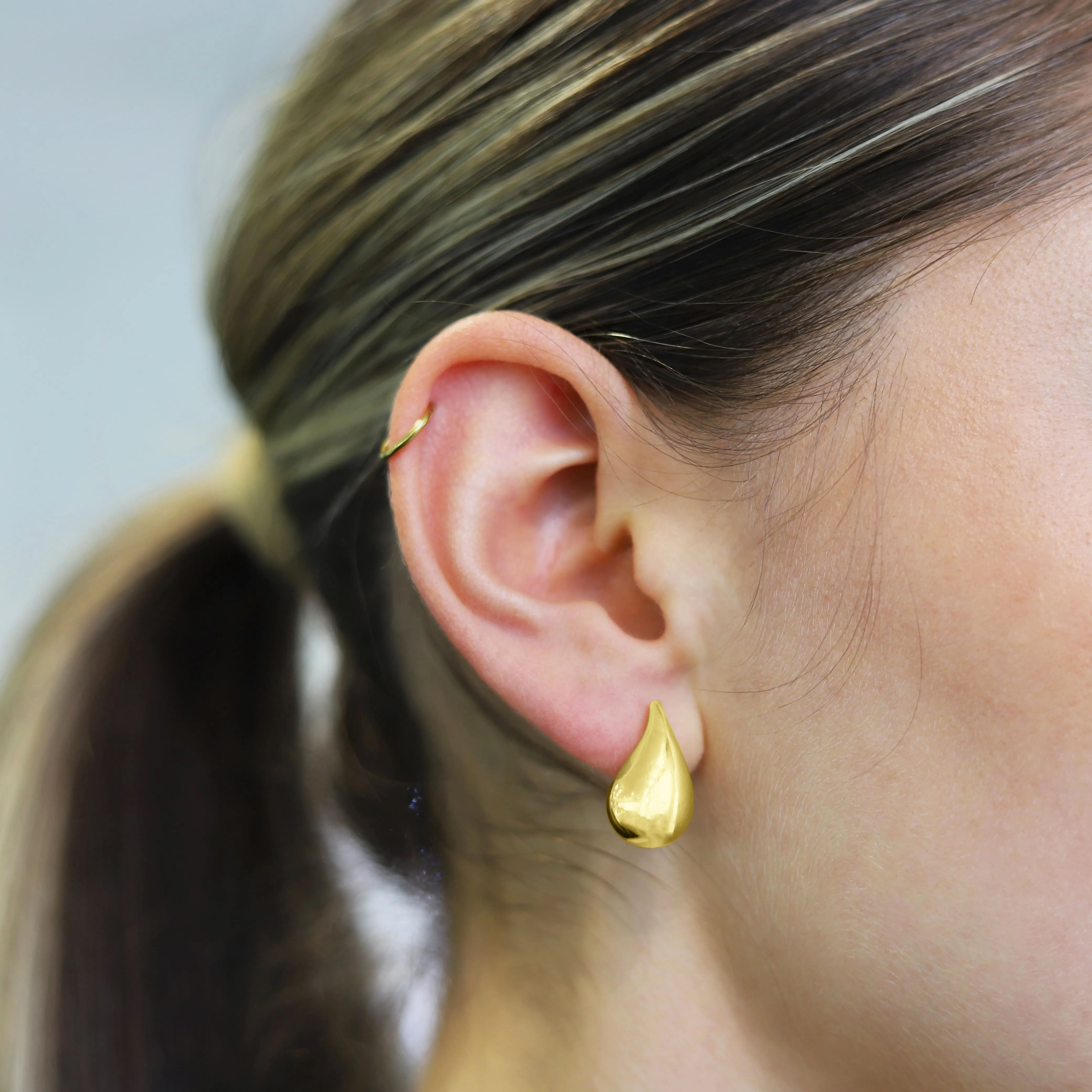 9ct Yellow Gold Teardrop Puff Stud Earrings