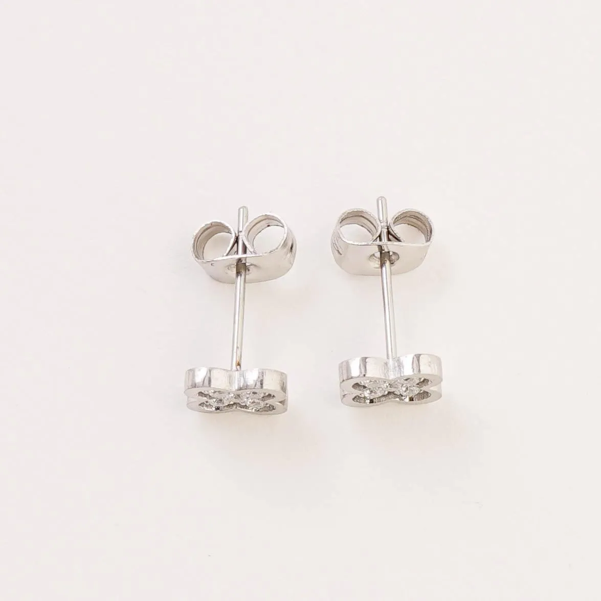 ELEGANCE CLOVER STUDS