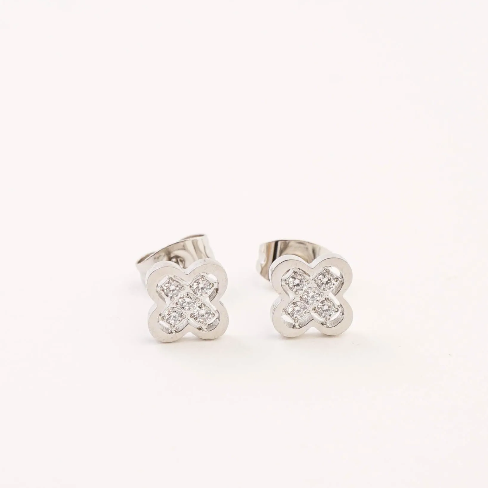 ELEGANCE CLOVER STUDS