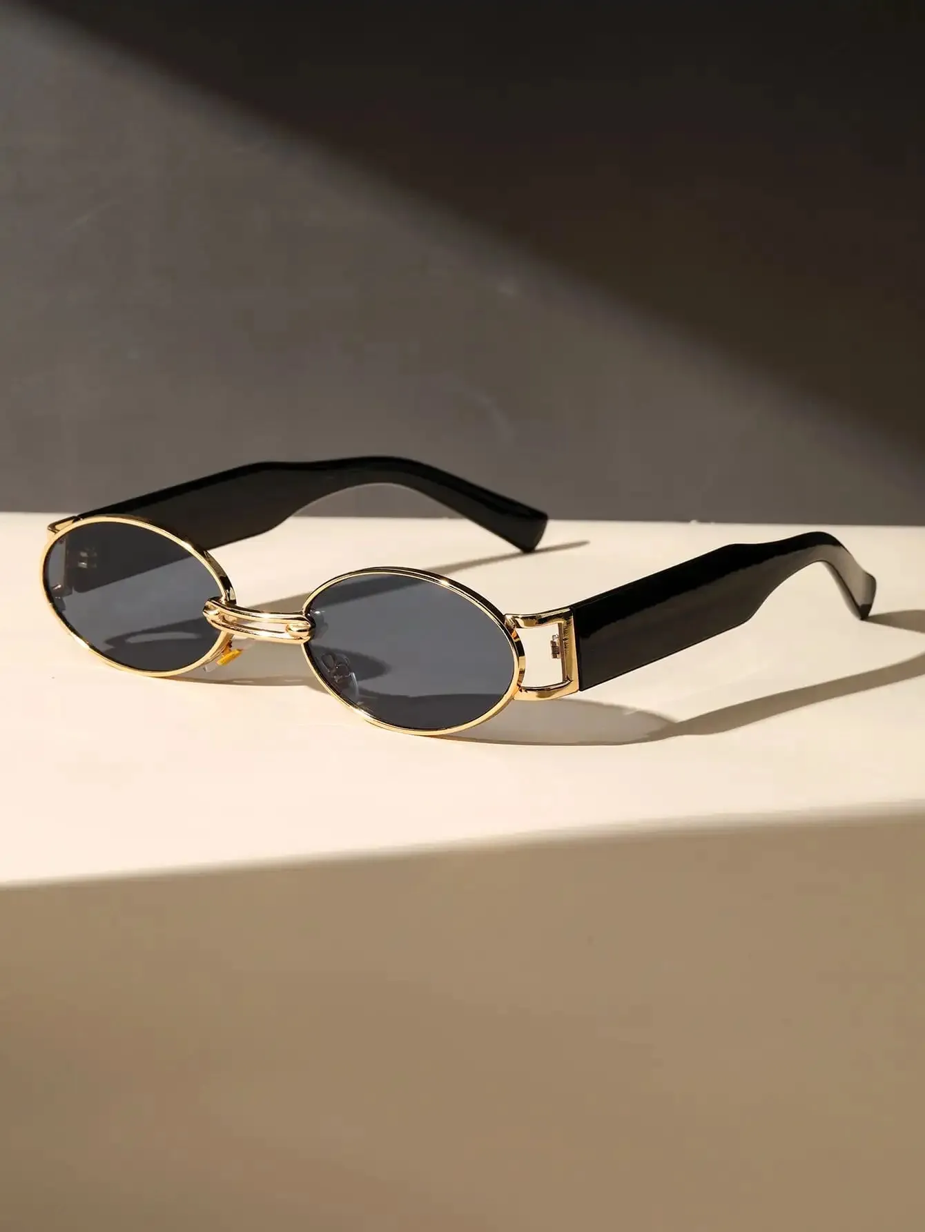 SOLAR FLAIR OVAL SUNGLASSES